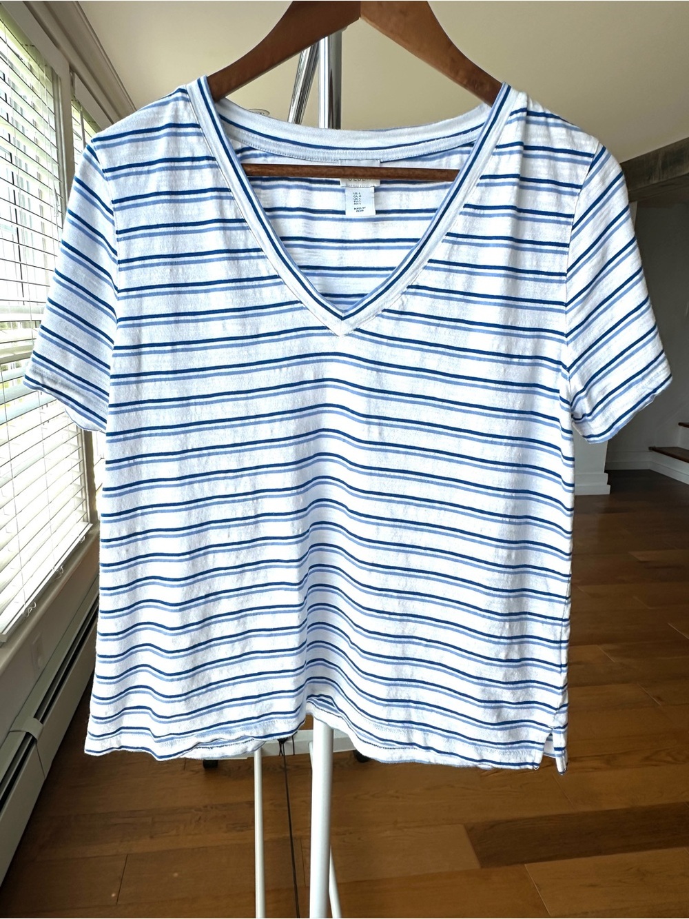Sigrid Olsen Striped V-Neck Short Sleeve Top - White & Blue, 💯 Cotton